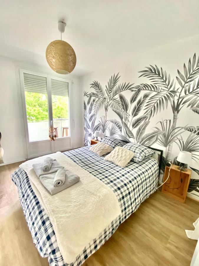 Superbe Appartement Au Calme Avec Parking Gratuit. Мериньяк Екстер'єр фото
