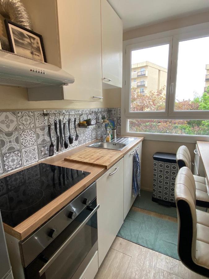 Superbe Appartement Au Calme Avec Parking Gratuit. Мериньяк Екстер'єр фото