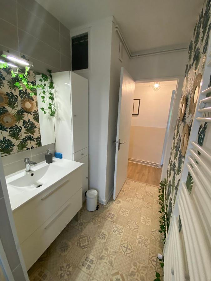 Superbe Appartement Au Calme Avec Parking Gratuit. Мериньяк Екстер'єр фото